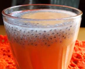 Papaya and Chia Seeds Smoothie